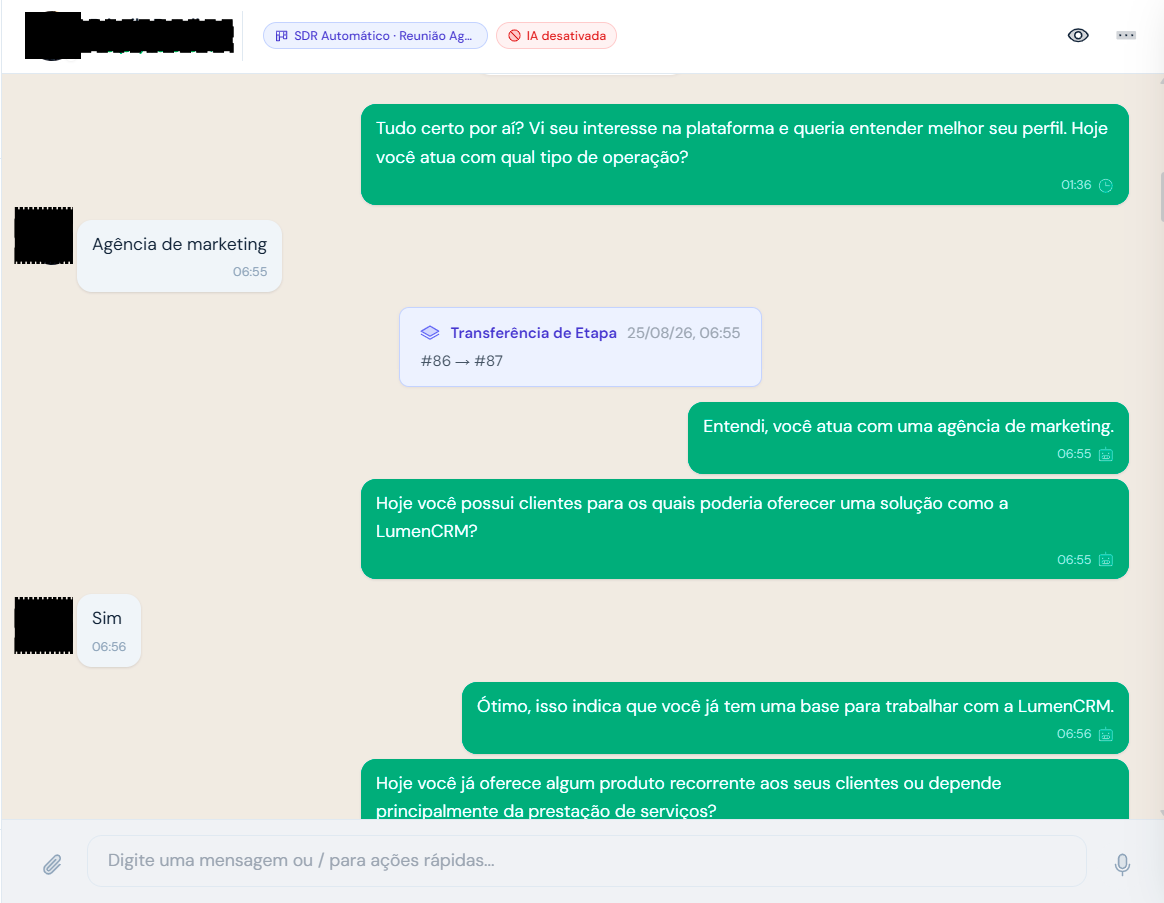 Conversa real: a IA qualifica o lead e move a oportunidade de etapa sozinha